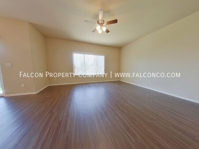 Building Photo - 6224 Saddlebred Way