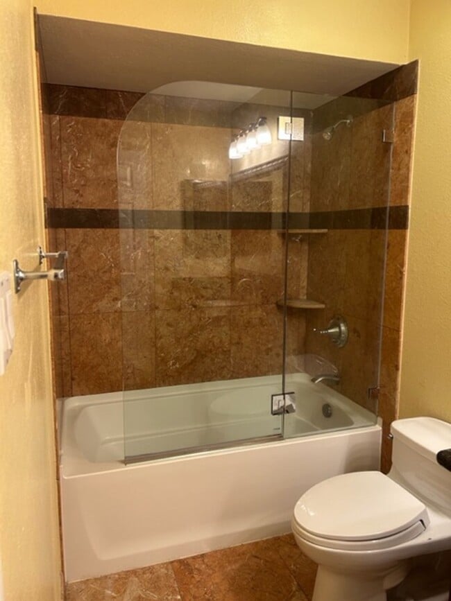 Building Photo - Afordable and spacious Concord 2/1 townhome
