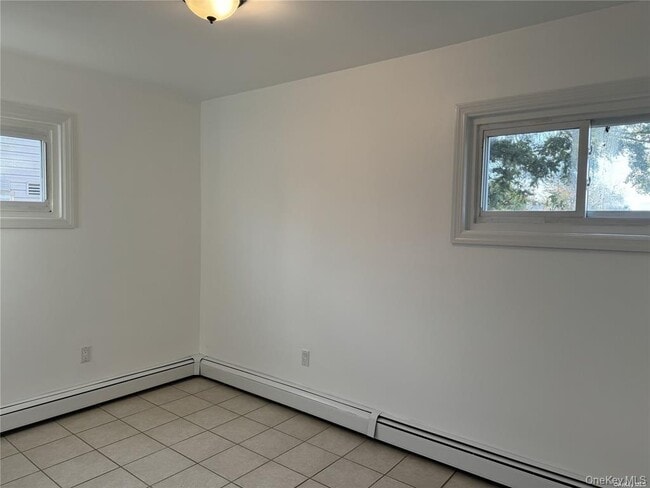 Building Photo - 33 Clarissa Dr