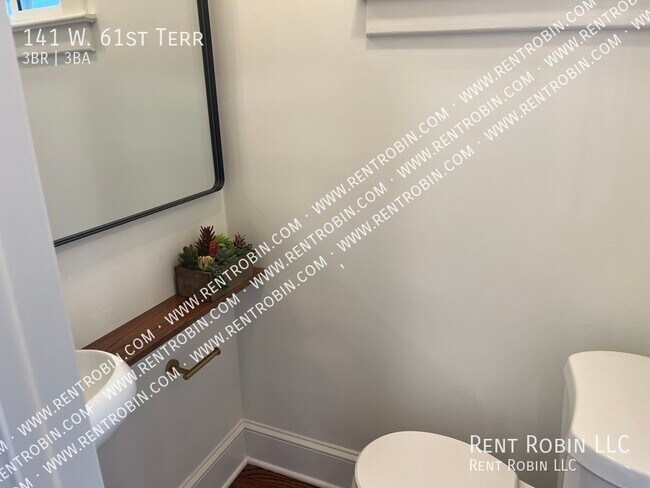 Building Photo - 141 W 61st Terrace