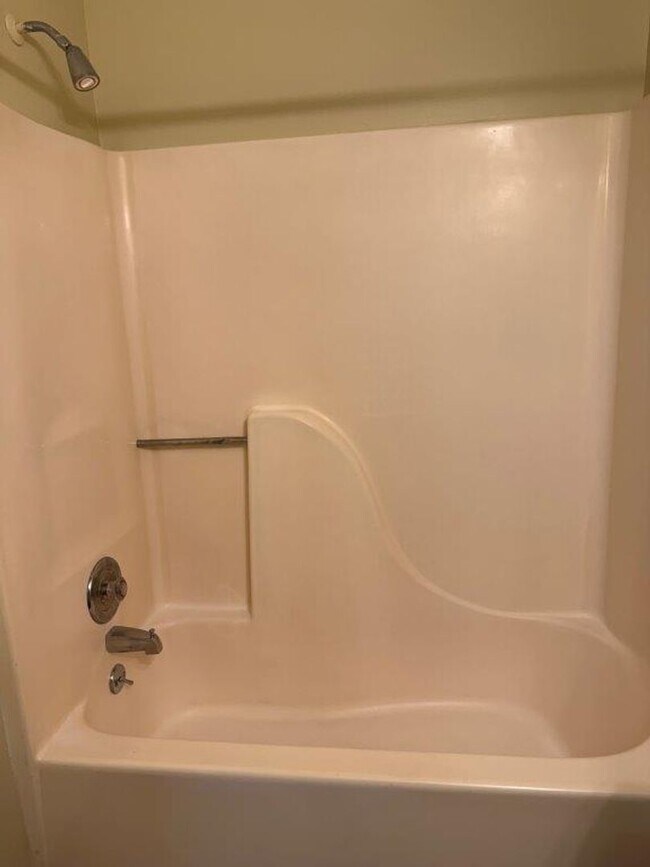 Building Photo - 46 S 8th St