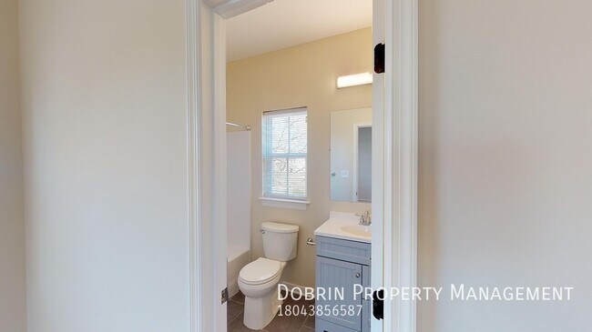 Building Photo - Amazing New Construction in Byrd Park
