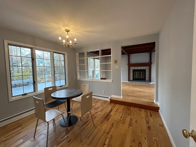 Building Photo - 185 Branchville Rd