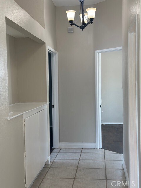 Building Photo - 547 Magnolia Ave