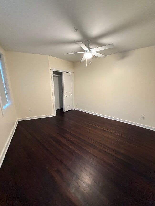 Building Photo - Busy Corner