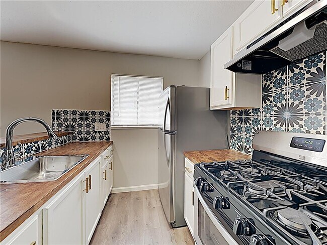 Building Photo - 3011 Matador Dr