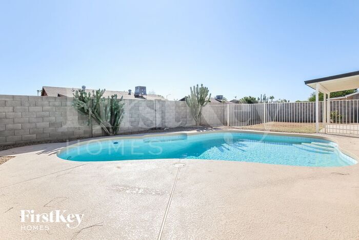 Building Photo - 2733 W Villa Rita Dr