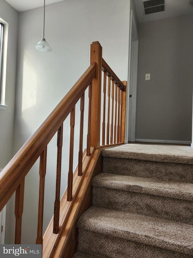 Building Photo - 39 5 Crown Royal Cir