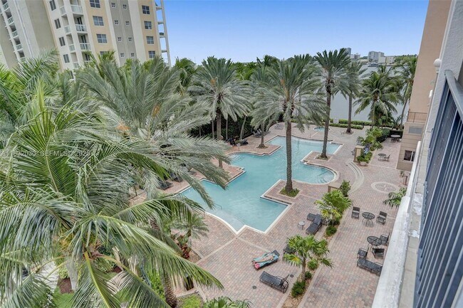 Building Photo - 17100 N Bay Rd