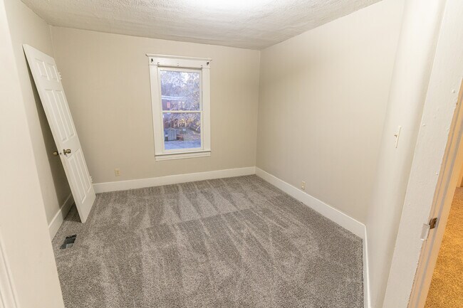 Building Photo - 161 Pope St