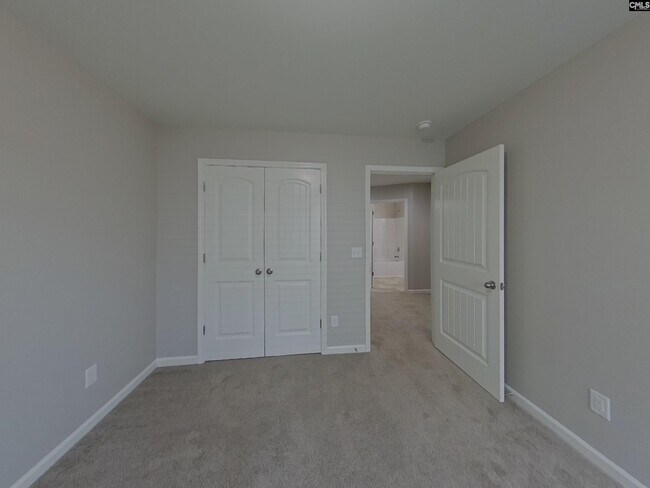 Building Photo - 326 Fairford Rd