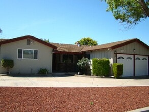 Building Photo - 14976 Ridgetop Dr
