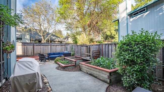 Building Photo - 5270 Arnica Way
