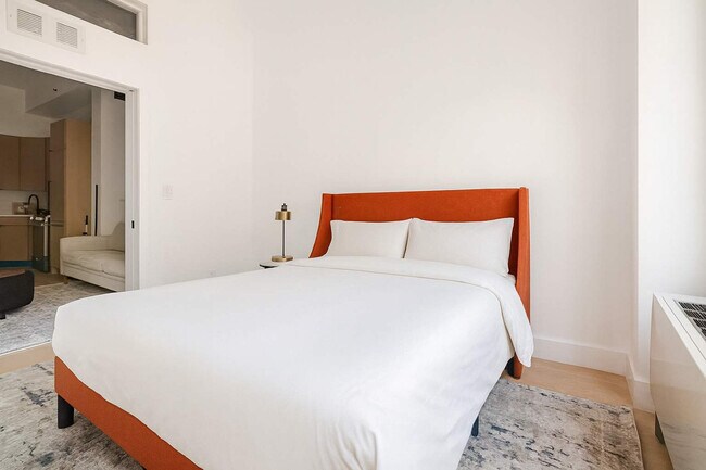 Building Photo - 19 St Marks Pl