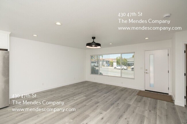 Building Photo - 430 47th St