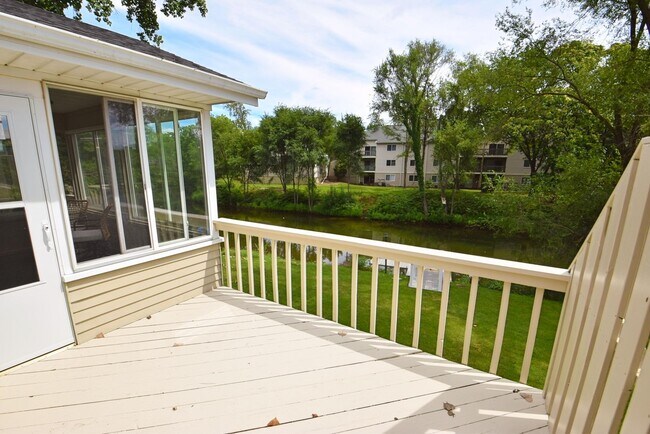 Building Photo - Waterfront Condo in Penn Schools District, 4 bedroom, 3 full baths!