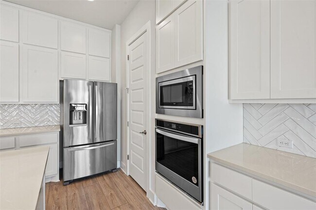 Building Photo - 9820 Grapevine Leaf Dr