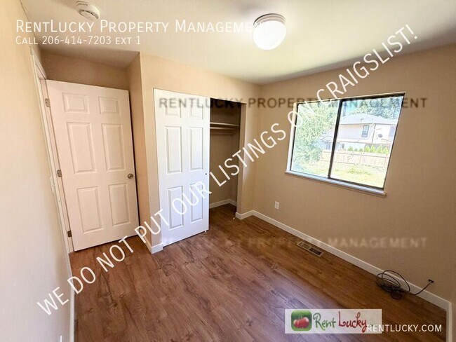 Building Photo - 2516 S 284th St