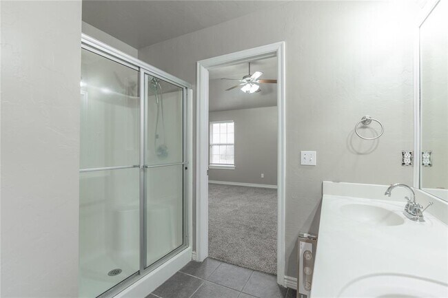 Building Photo - 8016 Breezewood Dr