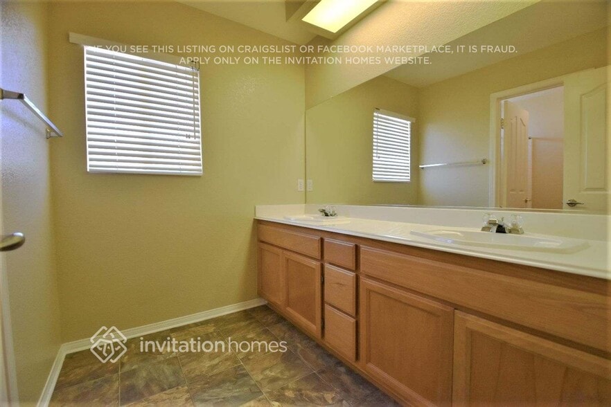 Building Photo - 6252 Sunset Canyon Ct