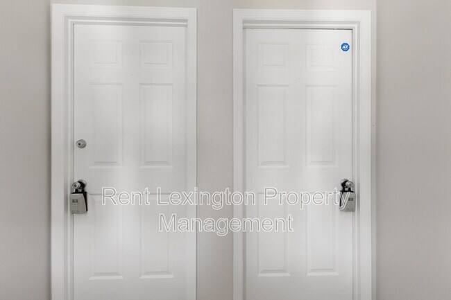 Building Photo - 1200 Tishoff Dr