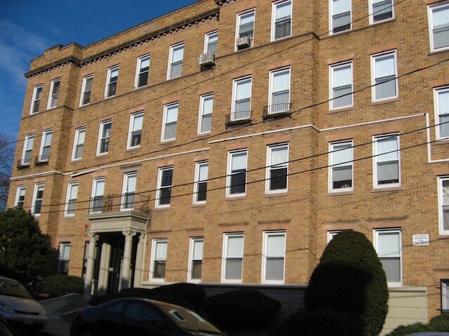 Building Photo - 8 Vinal St