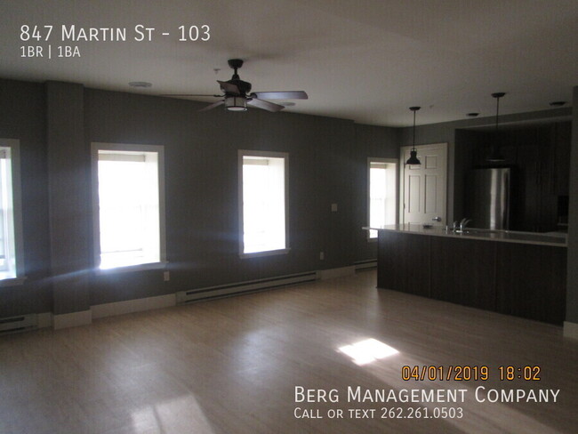 Building Photo - 847 Martin St
