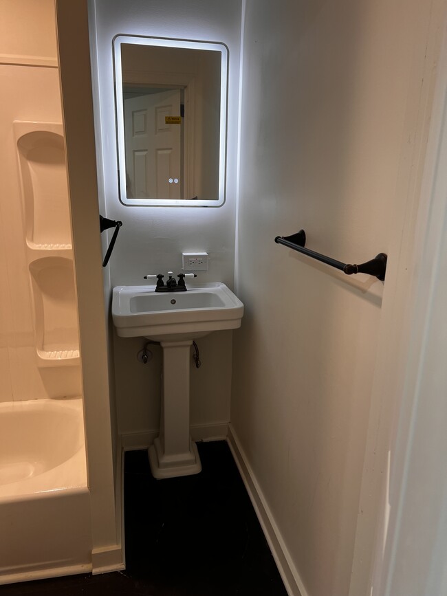 Newly renovated bathroom - 933 Union St