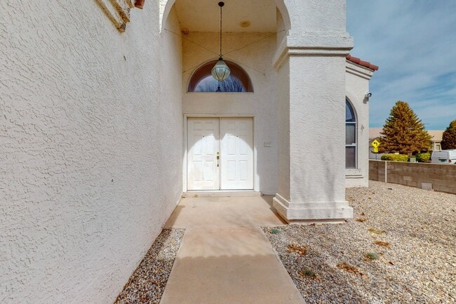 Building Photo - 2 story 4 bedroom