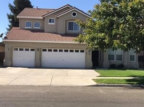 Building Photo - 3895 Oakview Ct