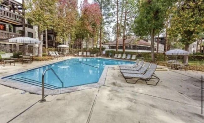 Building Photo - 7777 W 91st St