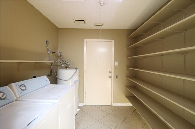 Building Photo - 13026 Cavern Park Dr