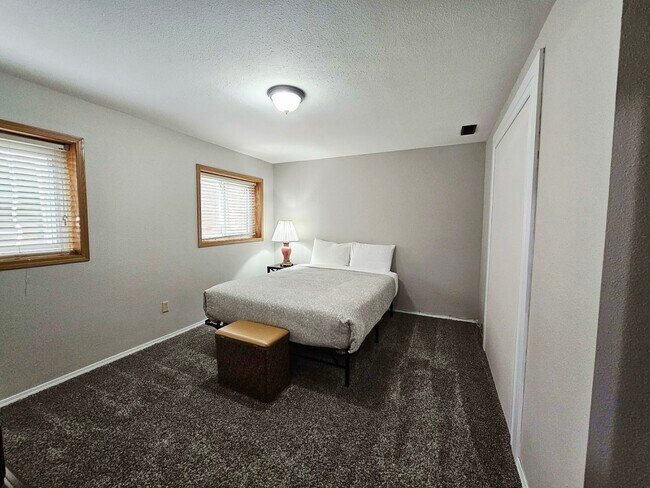 Building Photo - 7486 Liberty Bell Dr