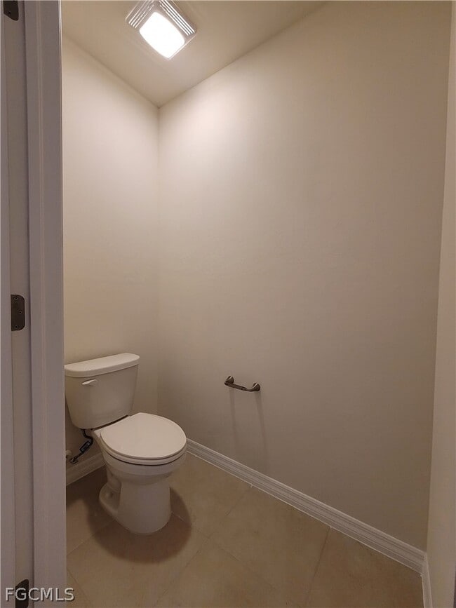 Building Photo - 337 SW 30th Ave