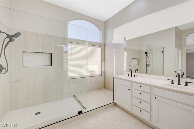 Building Photo - 1367 Cadence St