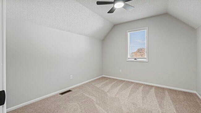 Building Photo - 7117 Country Hill Dr