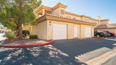 Building Photo - 2 Bedroom 2 Bath Condo with 1 Car Garage
