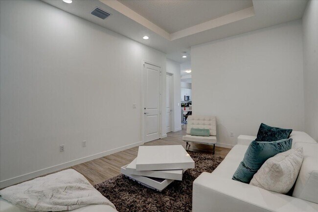 Building Photo - 1451 Pioneer Way
