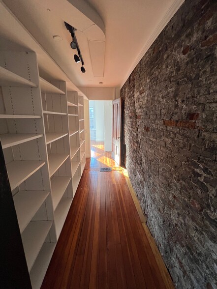 Building Photo - 148 N St