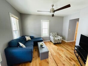 Building Photo - 5 Walnut St