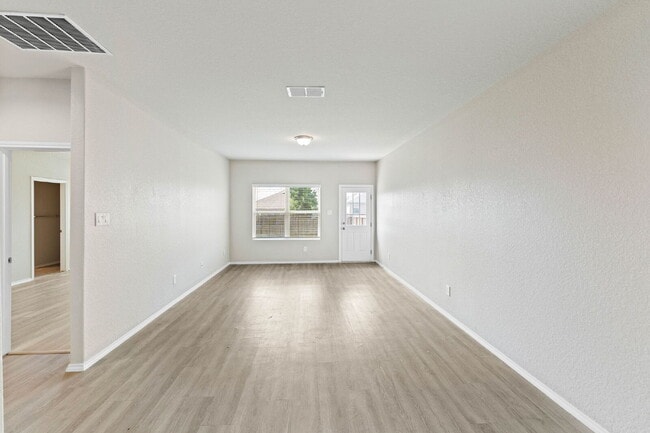 Building Photo - Comfortable Living in Converse – 3 Bedroom...