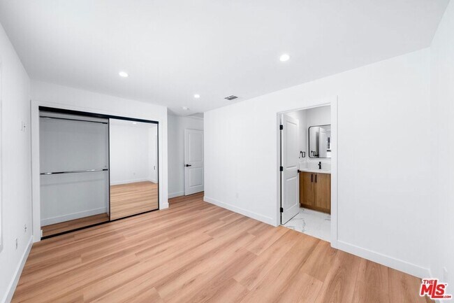 Building Photo - 1258 Mariposa St