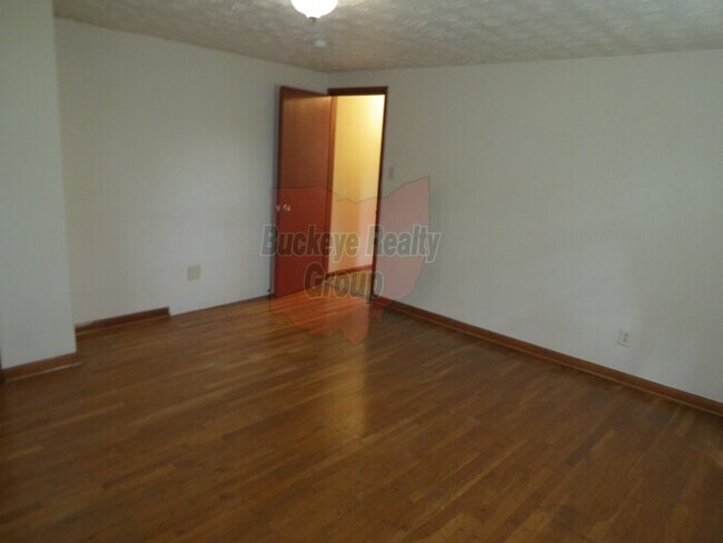Building Photo - 186 College St. Groveport, OH 43125