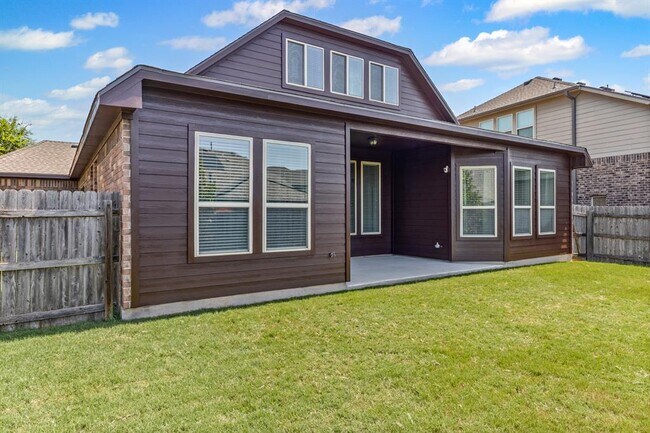 Building Photo - 17900 Crimson Apple Way