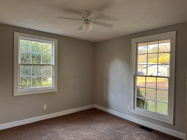 Building Photo - 2313 Lynn Rd NW