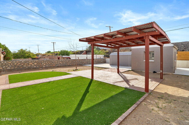 Building Photo - 2105 Happer St