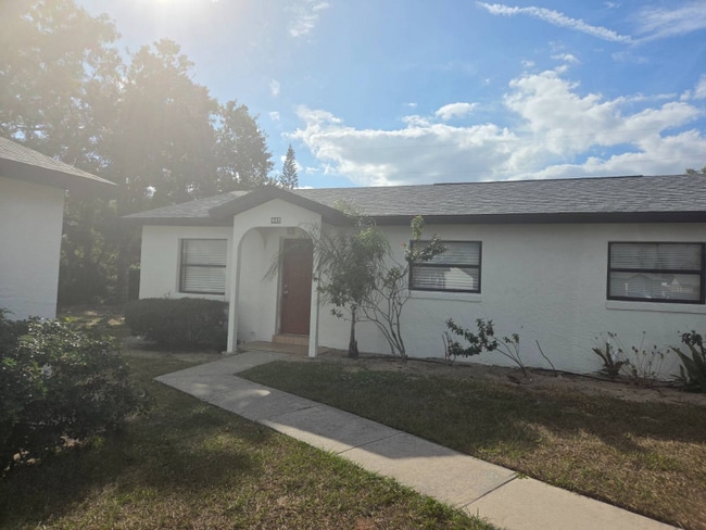 Building Photo - 449 Las Palmas Cir