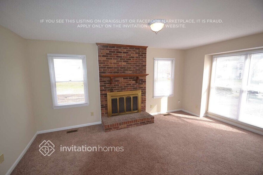 Building Photo - 2329 Century Oaks Ln