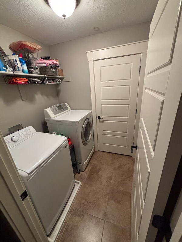 Building Photo - 860 Cecina Ct