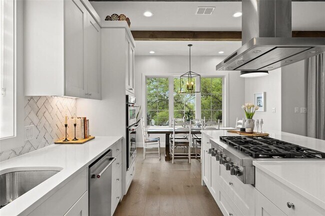 Building Photo - 19601 Flying J Blvd